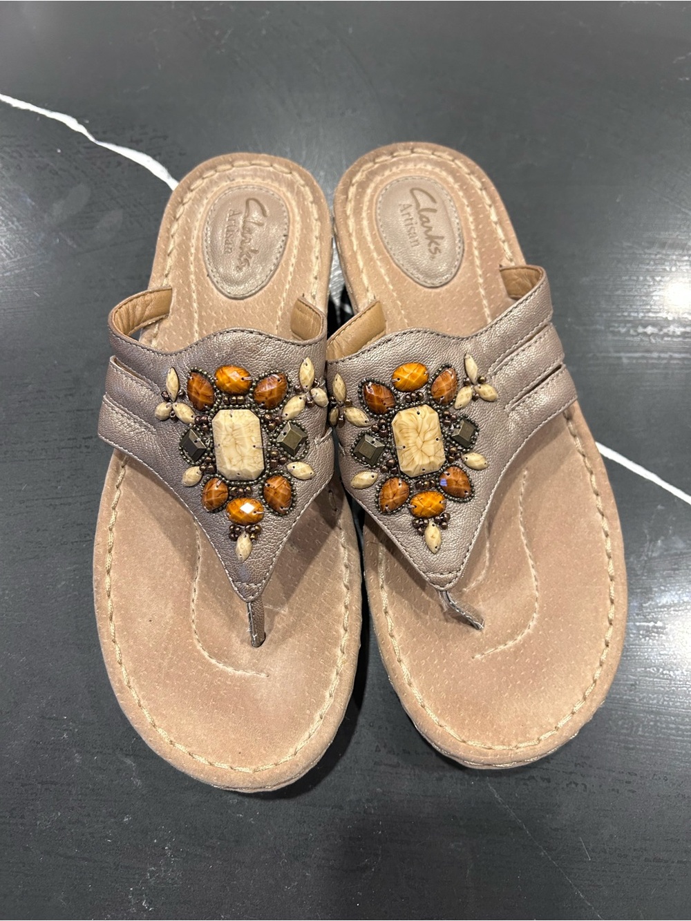 Clarks Artisan Beaded Platform Thong Sandals Metallic Leather Comfort Boho Chic